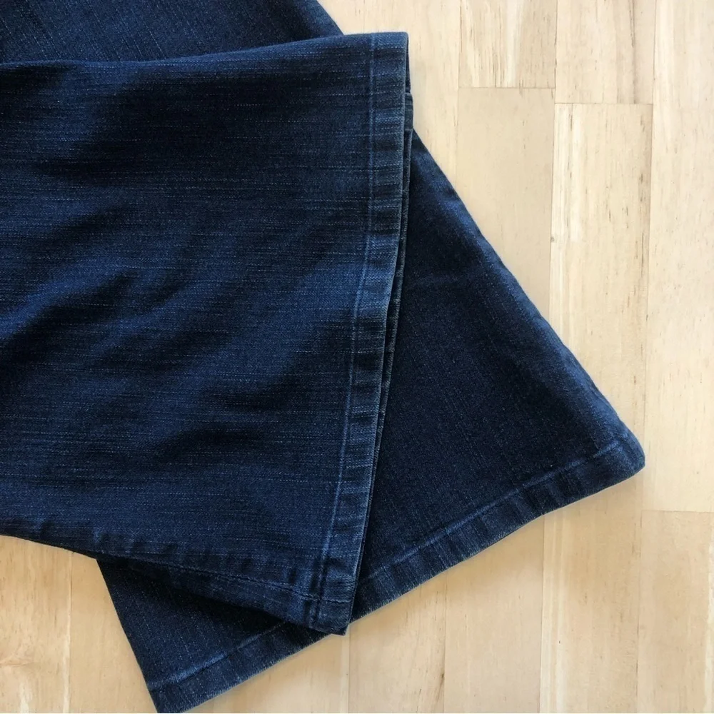True Religion Flare Jeans/Size 32 - Picture 5 of 13